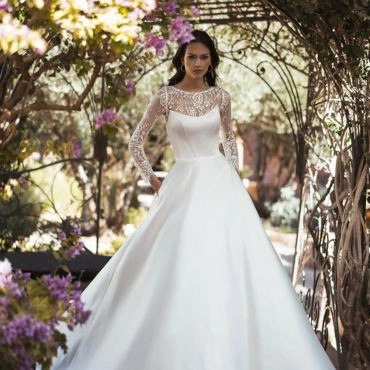 Finding Your Perfect Neckline: A Bridal Guide to Choosing the Most Flattering Wedding Dress Neckline with Enzoani